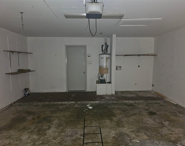 3206 Pebble Lake Drive - Photo Thumbnail 27