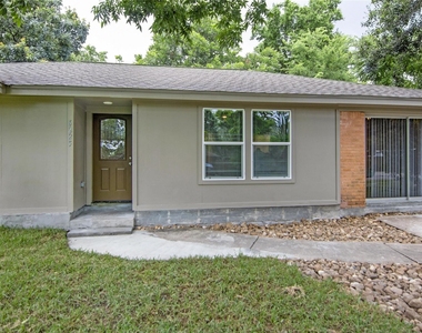 6225 Indigo Street - Photo Thumbnail 3