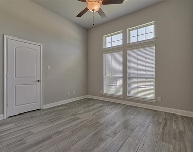 180 Racetrack Lane - Photo Thumbnail 26