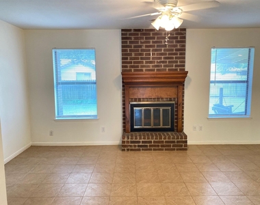 2733 Davis Avenue - Photo Thumbnail 14