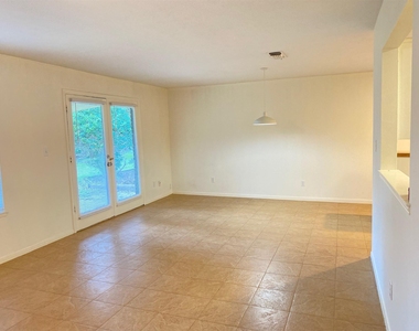 2733 Davis Avenue - Photo Thumbnail 17