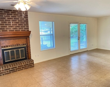2733 Davis Avenue - Photo Thumbnail 13
