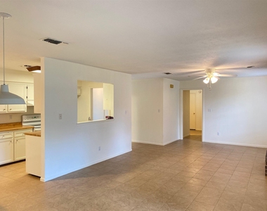 2733 Davis Avenue - Photo Thumbnail 16