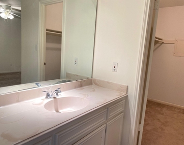 2733 Davis Avenue - Photo Thumbnail 32