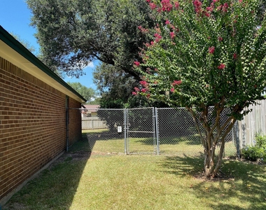 2733 Davis Avenue - Photo Thumbnail 43