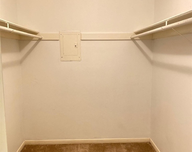 2733 Davis Avenue - Photo Thumbnail 29
