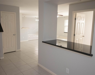 2202 Crossmill Lane - Photo Thumbnail 4