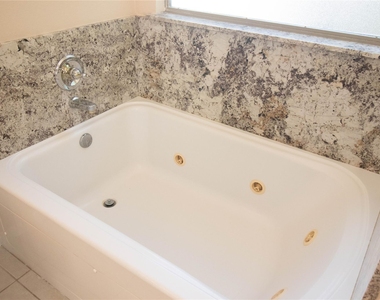 2202 Crossmill Lane - Photo Thumbnail 38