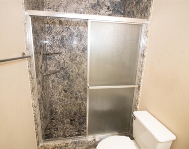 2202 Crossmill Lane - Photo Thumbnail 31