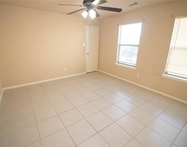 2202 Crossmill Lane - Photo Thumbnail 33