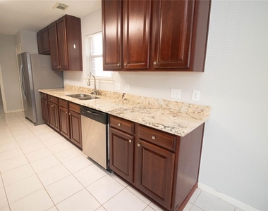 2202 Crossmill Lane - Photo Thumbnail 12