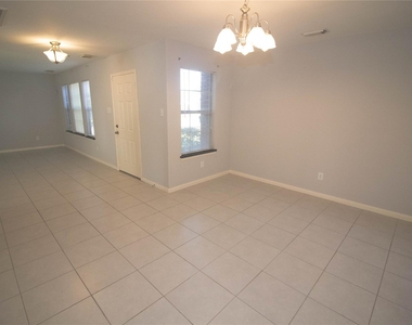 2202 Crossmill Lane - Photo Thumbnail 5