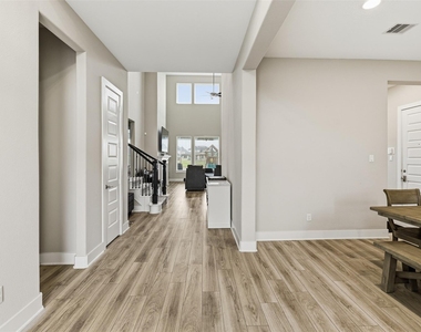 417 Ripple Edge Court - Photo Thumbnail 6