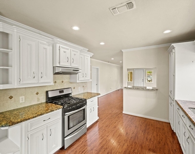 608 Northwood Street - Photo Thumbnail 9
