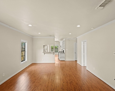 608 Northwood Street - Photo Thumbnail 3