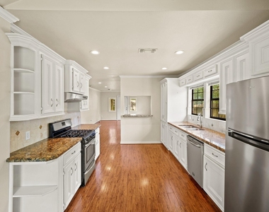 608 Northwood Street - Photo Thumbnail 8