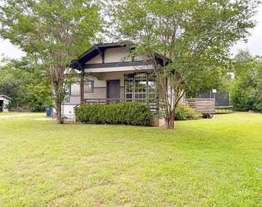 209 Joseph Street - Photo Thumbnail 1