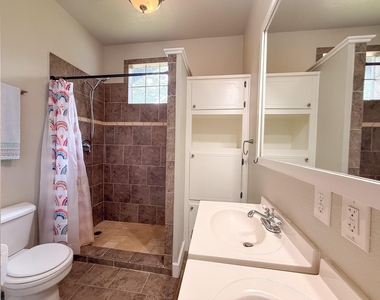 209 Joseph Street - Photo Thumbnail 10