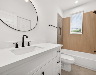 328 Neyland Street - Photo Thumbnail 19