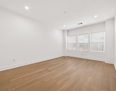 328 Neyland Street - Photo Thumbnail 11