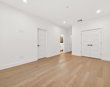 328 Neyland Street - Photo Thumbnail 12