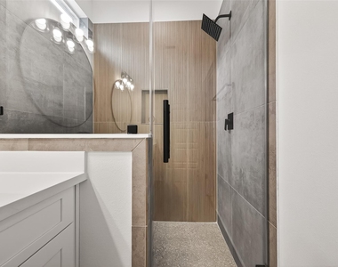 328 Neyland Street - Photo Thumbnail 14