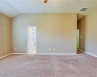 9418 Brackenton Crest Drive - Photo Thumbnail 8