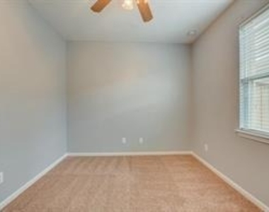 9418 Brackenton Crest Drive - Photo Thumbnail 16