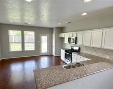 9418 Brackenton Crest Drive - Photo Thumbnail 6