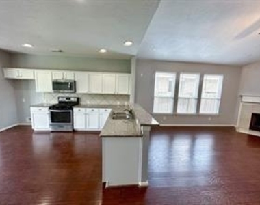 9418 Brackenton Crest Drive - Photo Thumbnail 4