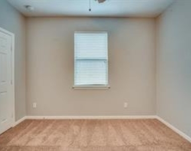 9418 Brackenton Crest Drive - Photo Thumbnail 17
