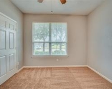 9418 Brackenton Crest Drive - Photo Thumbnail 20