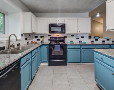 7114 Buchanan Drive - Photo Thumbnail 2