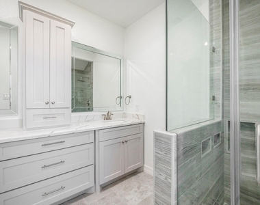 7711 Antoine Drive - Photo Thumbnail 24