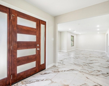 7711 Antoine Drive - Photo Thumbnail 4