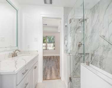 7711 Antoine Drive - Photo Thumbnail 23