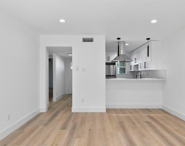 1514 Wirt Road - Photo Thumbnail 11