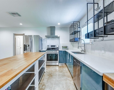 1202 Shadeland Drive - Photo Thumbnail 4