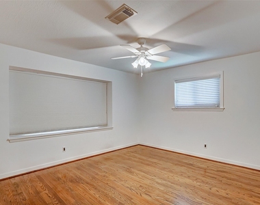 1202 Shadeland Drive - Photo Thumbnail 12