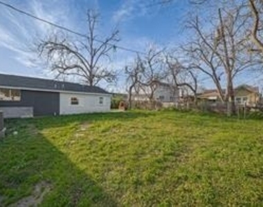 2401 Spence Street Street - Photo Thumbnail 6