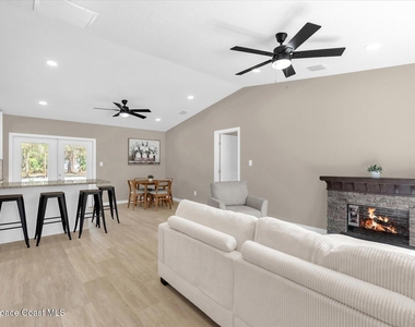 4840 Mango Avenue - Photo Thumbnail 3