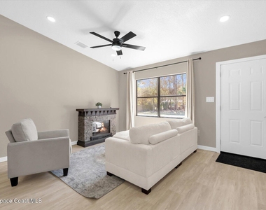 4840 Mango Avenue - Photo Thumbnail 2