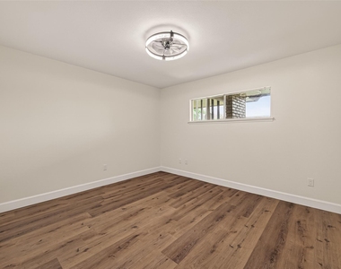 7714 Renwick Drive - Photo Thumbnail 15