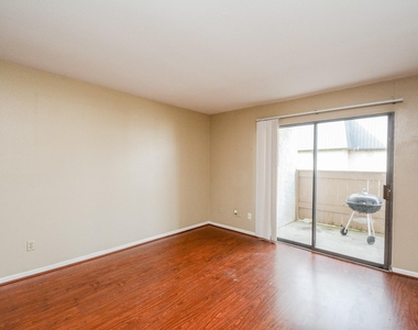 8519 Hearth Boulevard - Photo Thumbnail 14