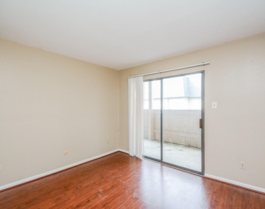 8519 Hearth Boulevard - Photo Thumbnail 3