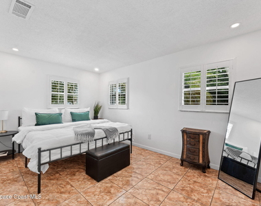 1526 Magnolia Street Ne - Photo Thumbnail 14