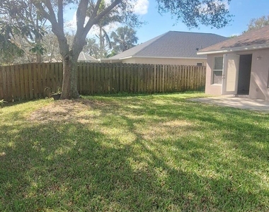 2891 Stratford Pointe Drive - Photo Thumbnail 4