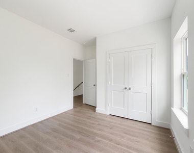 835 Paul Quinn Street - Photo Thumbnail 7