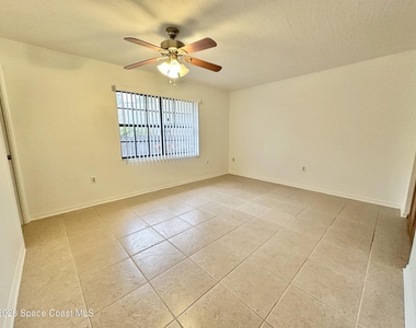 522 Karney Avenue Ne - Photo Thumbnail 3