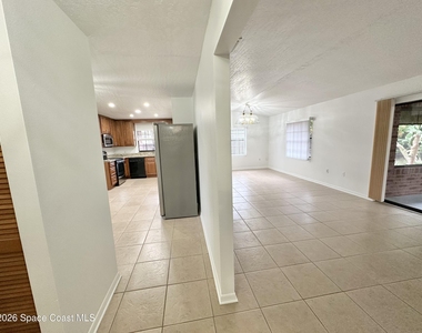 522 Karney Avenue Ne - Photo Thumbnail 2